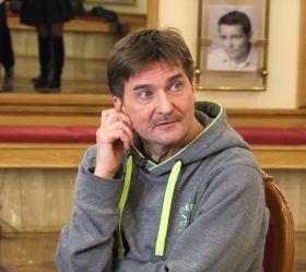 Юрий Бутусов