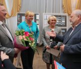 на фото - министр Культуры Калининградской области и ректор ВГИКа